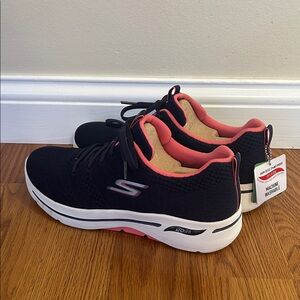 Skechers GO Walk Arch Fit – Unify Women’s Size 11 | Machine Washable Navy/Coral